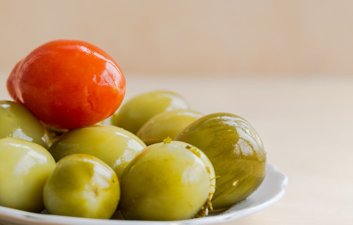 Заготовки из зеленых томатов: шесть вкусных рецептов к зиме