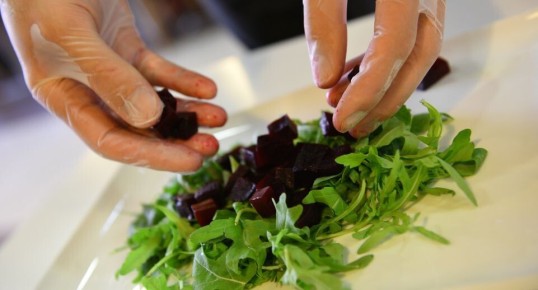 Полезные салаты для вашего новогоднего стола