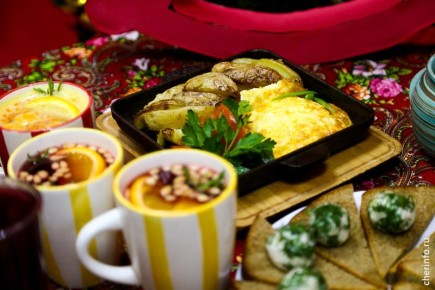 Губернатор вводит в меню кафе блюда местной кухни