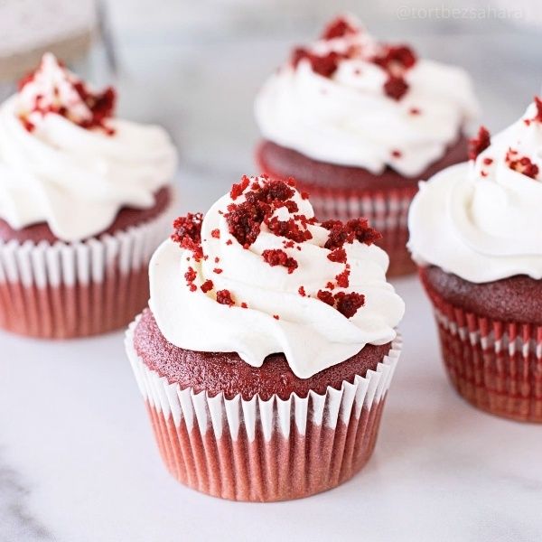 Нежные капкейки "Красный бархат" без сахара и красителей