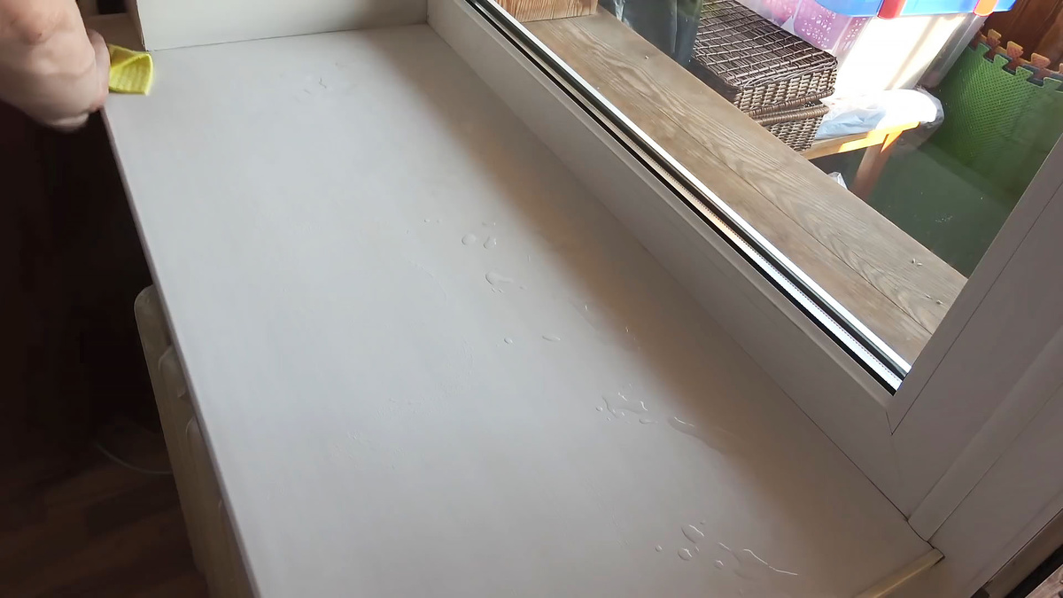 Как вернуть блеск пластиковым подоконникам за считанные минуты: советы и лайфхаки