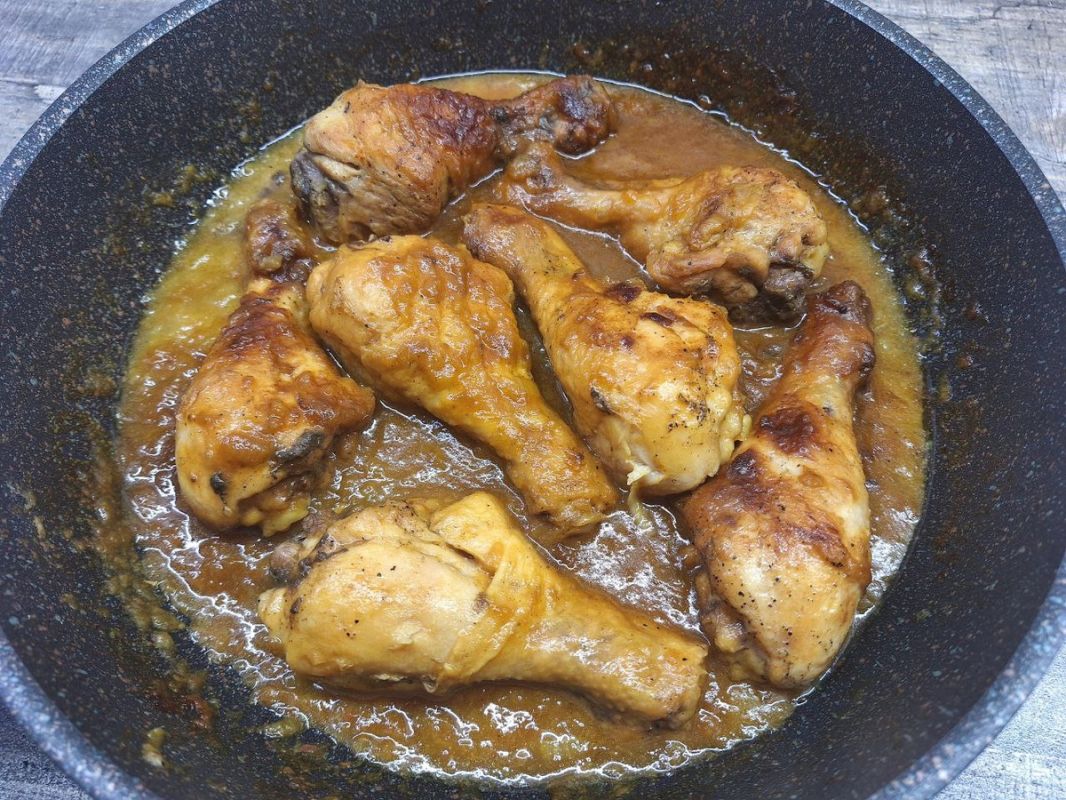 Куриные голени в карамельном соусе: простое и изысканное блюдо