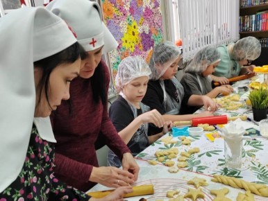 Кулинарный праздник: дети Егорьевска испекли печенье на мастер-классе