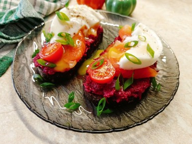 Зарядите утро: новый взгляд на бутерброды с форелью и яйцом