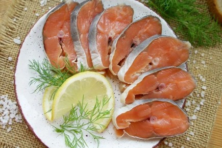 Соленая горбуша за минуту: домашний рецепт от шефа