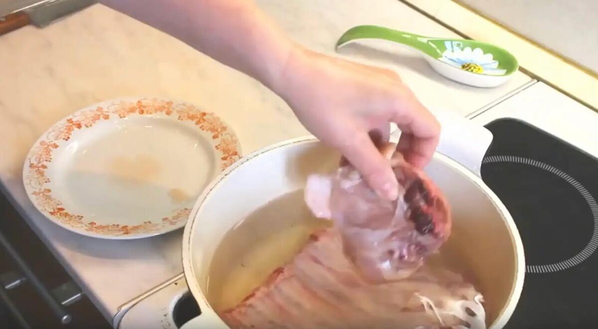 Классический рецепт мясной сборной солянки: искусство приготовления