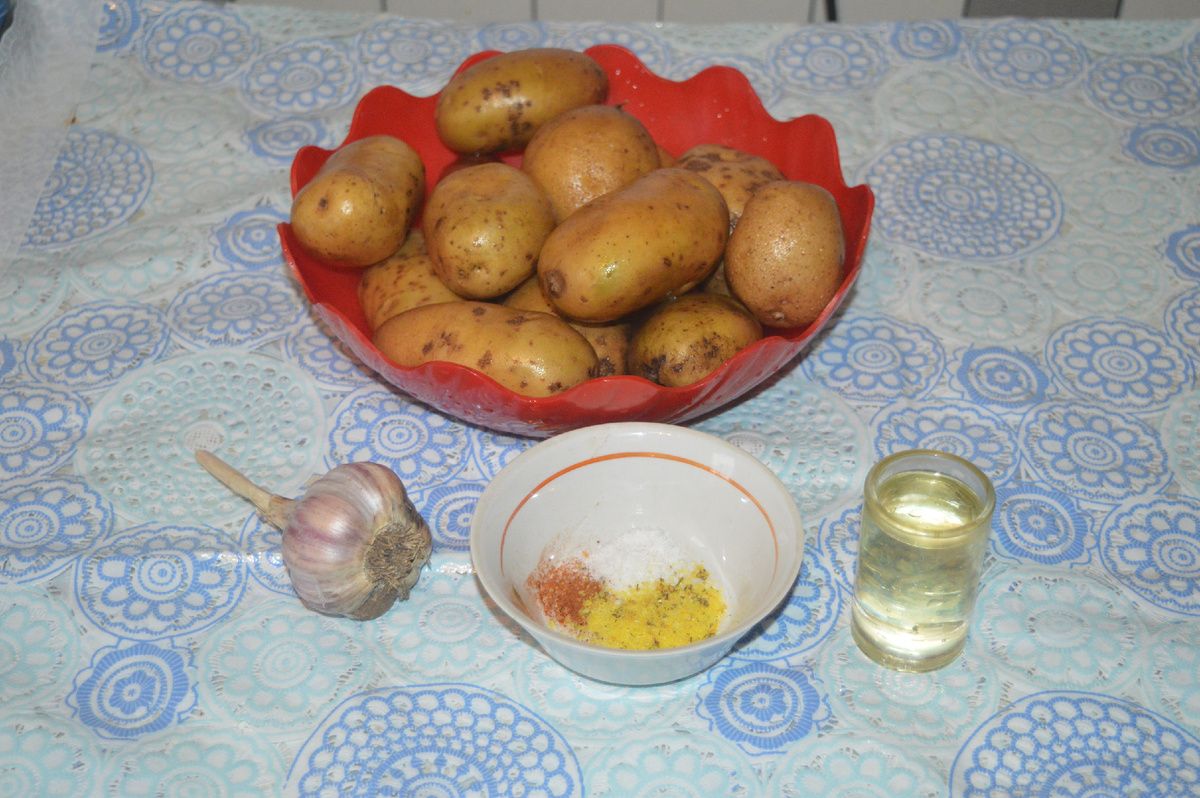 Секреты деревенской картошки с чесноком: легкий рецепт для гурманов