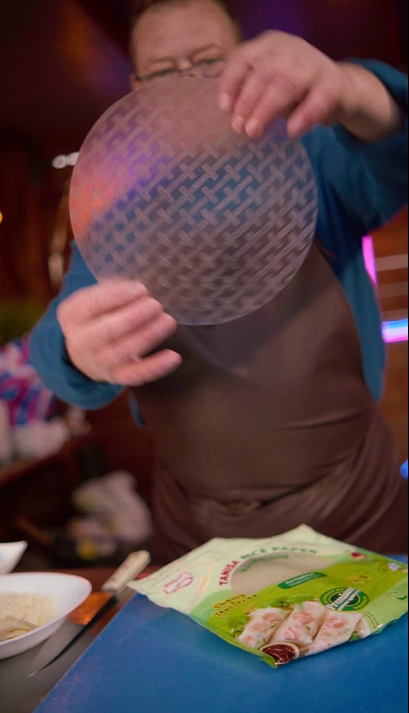 Легкие и свежие пирожки в рисовой бумаге: идеальная закуска для летнего настроения