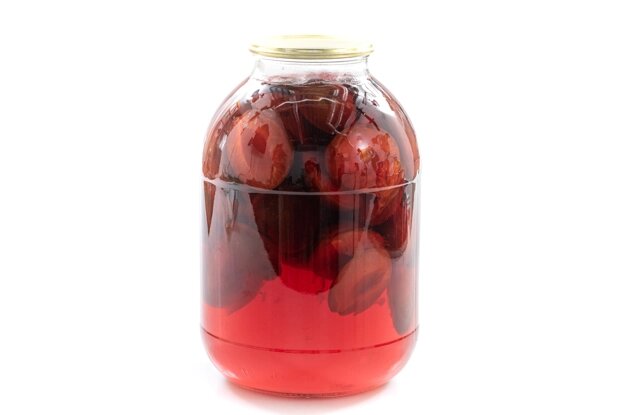 Компот из слив с ромом: согревающий рецепт для холодного времени года