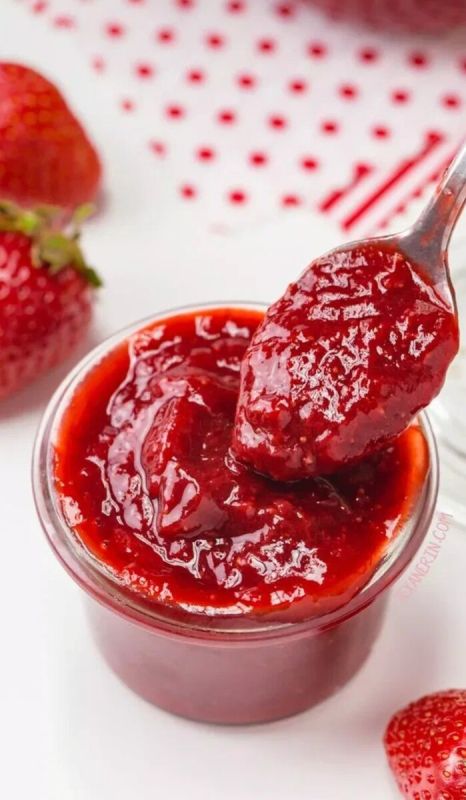 Клубничные лакомства: от джема до начинки для пирогов