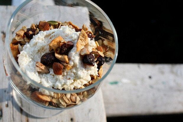 Кулинарный шедевр: Хрустящая гранола с добавлением крема из кешью
