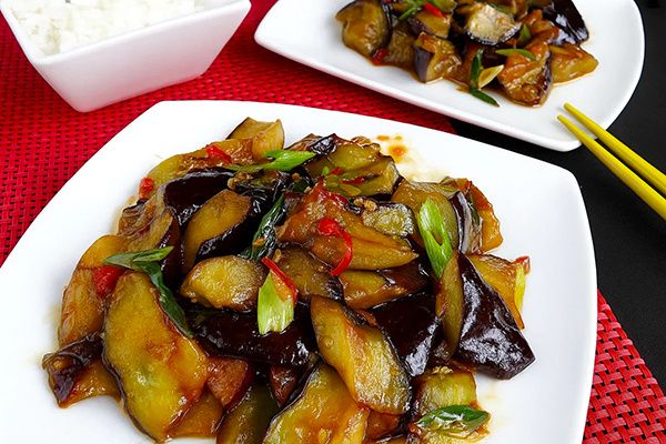 Баклажаны в сливовом соусе: простое блюдо с глубоким вкусом