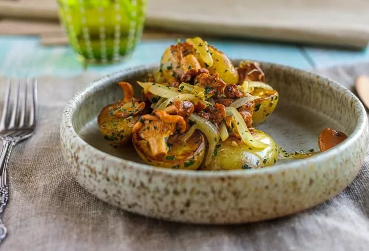 Лето на тарелке: Жареная картошка с грибами как идеальный рецепт