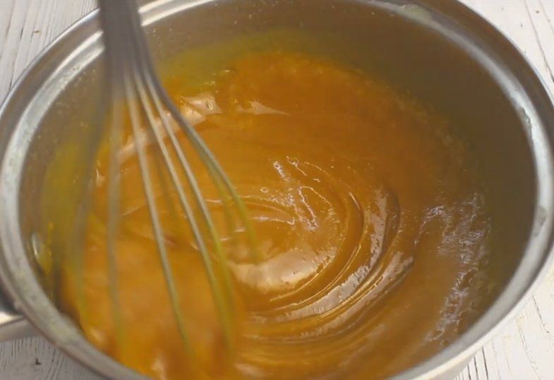 Как приготовить нежный медовик без раскатки: просто и быстро