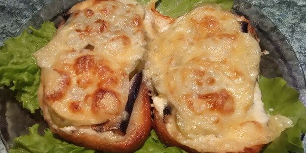 Сытные бутерброды со шпротами, которыми удивите гостей