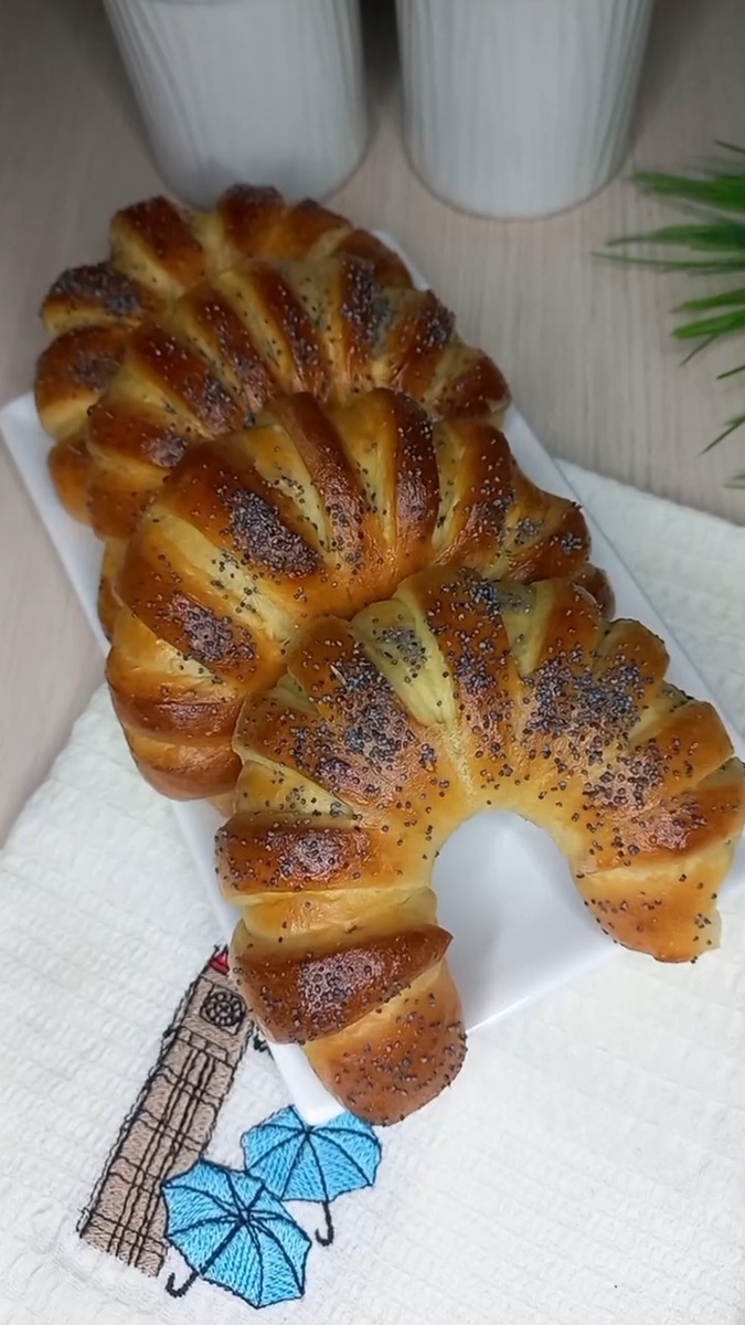Нежные рогалики с маком: как приготовить идеальную выпечку