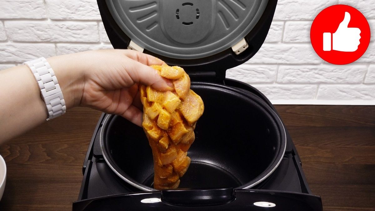 Нежное куриное филе под аппетитной сырной корочкой с помидорами