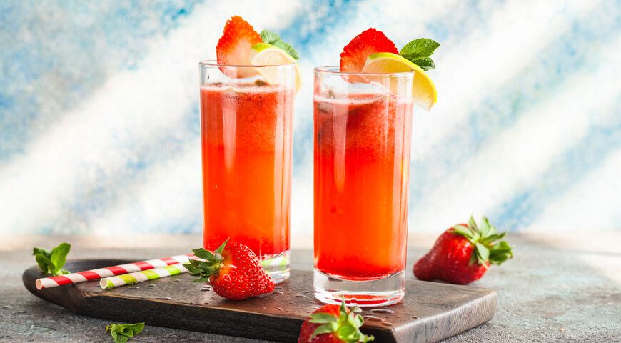 Летний хитом станет клубничный мохито для всей семьи