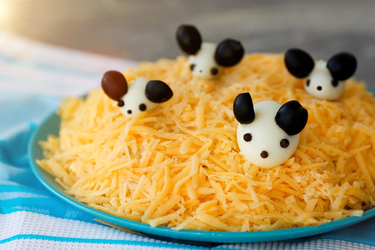 Как сделать необычные украшения для салатов