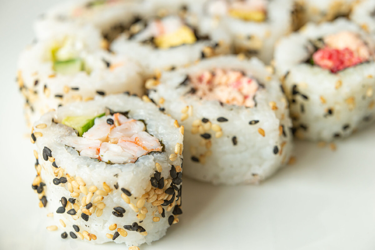 Калифорнийские роллы с лососем: о вкусах и традициях