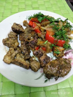 Вдохновляющее кето-блюдо: индейка с баклажанами для гурманов