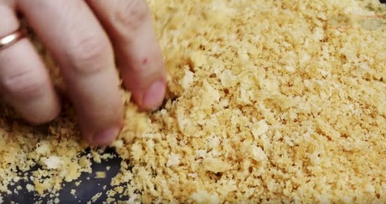 Как быстро и просто приготовить панировочные сухари дома