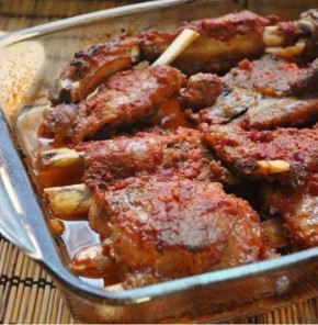 Как приготовить восхитительные свиные рёбрышки в духовке