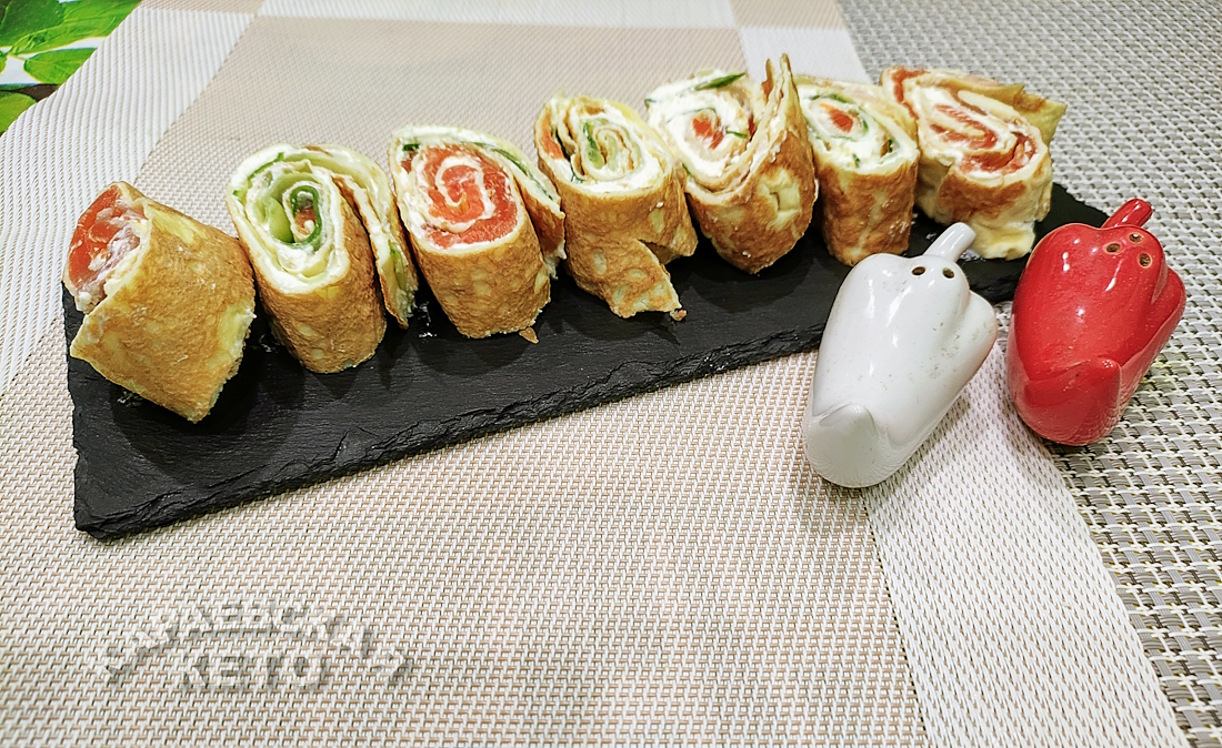 Легкие яичные роллы с форелью: вкусно и просто