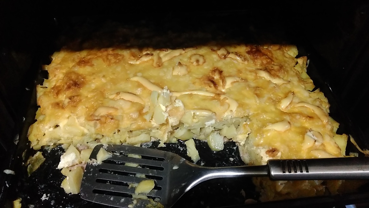 Новый взгляд на праздничный стол: рулет с вишней и традиции