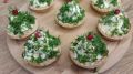 Мини-ёлочки в тарталетках: яркая закуска для новогоднего стола
