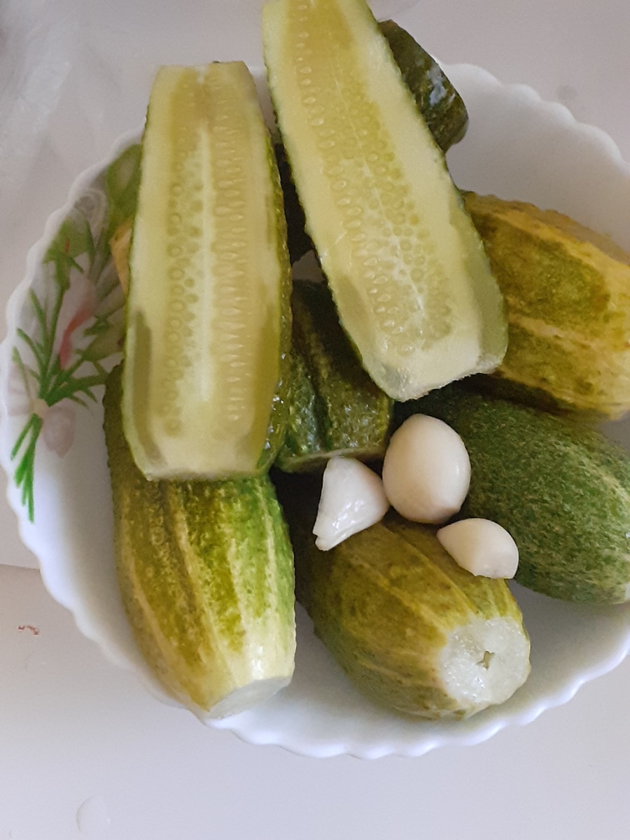 Секреты вкуса: как быстро приготовить малосольные огурцы