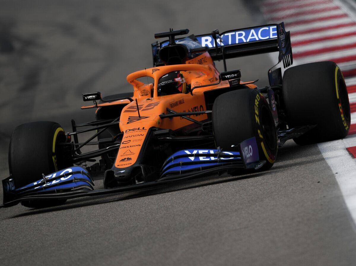 Сайнс теряет позиции после столкновения с Антонелли на Гран-при США