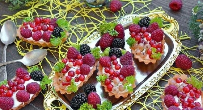 Нежные тарталетки с ягодами: идеальный десерт для любого праздника