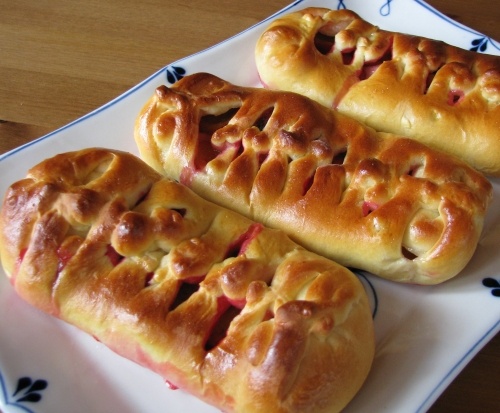 Плетенки со сливами: идеальный десерт для истинных гурманов