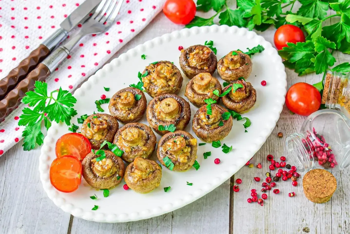 Запеченные шампиньоны: идеальная закуска для вашего праздника
