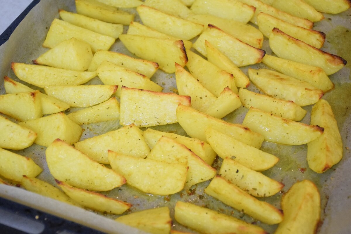 Как приготовить картошку по-деревенски: ароматный и хрустящий рецепт