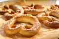 Немецкие соленые претцели: классика угощения