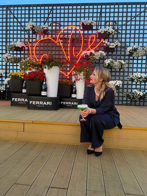 ����� ������ �� ���������: �������� 'La Vue' ���������� ���������� � ������������