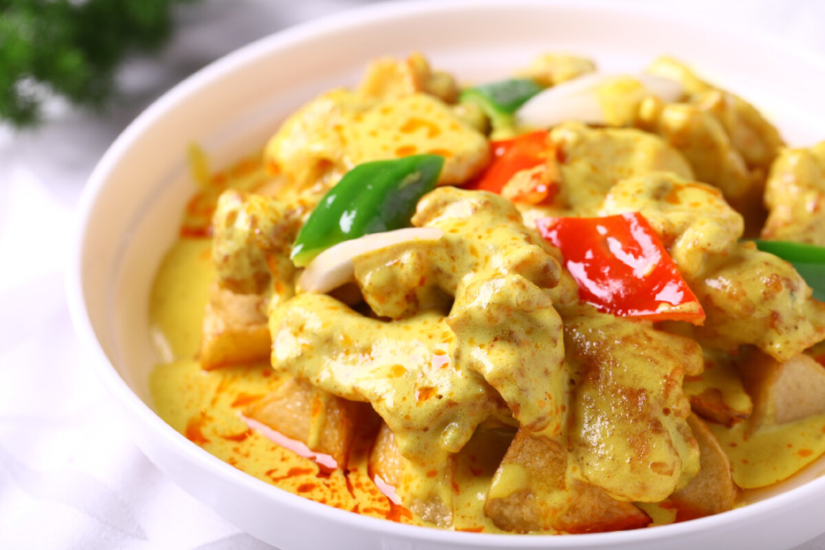 Кулинарное Путешествие: Карри с Кокосовым Молоком и Куриная Грудка