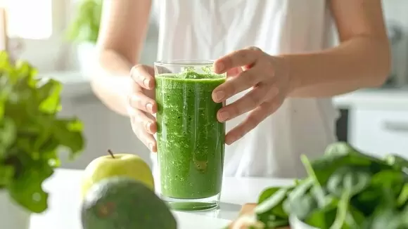 Сияющая кожа: 5 смузи, которые легко вернут свежесть без косметолога