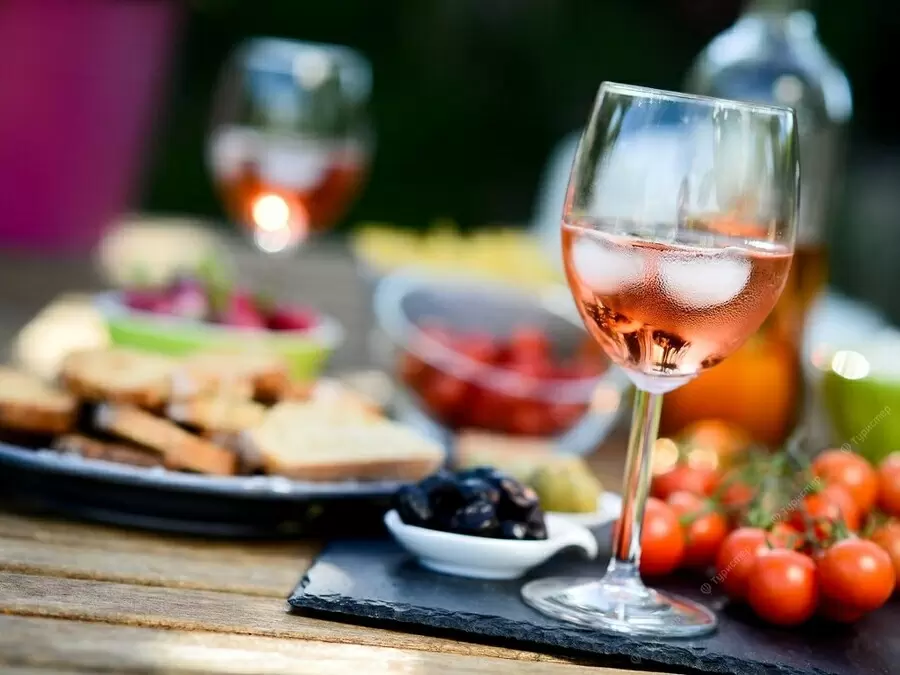 Можно ли наслаждаться вином на кето-диете? Все, что нужно знать
