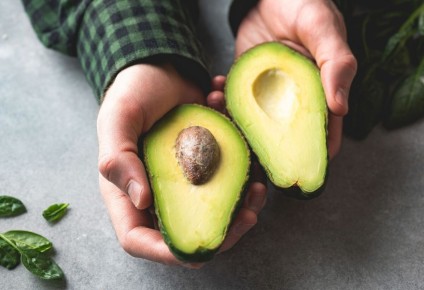 10 неожиданных продуктов, которые лучше хранить вне холодильника