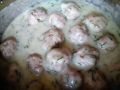 Вкусные фрикадельки в мягком сливочном соусе, которые подойдут к любому гарниру