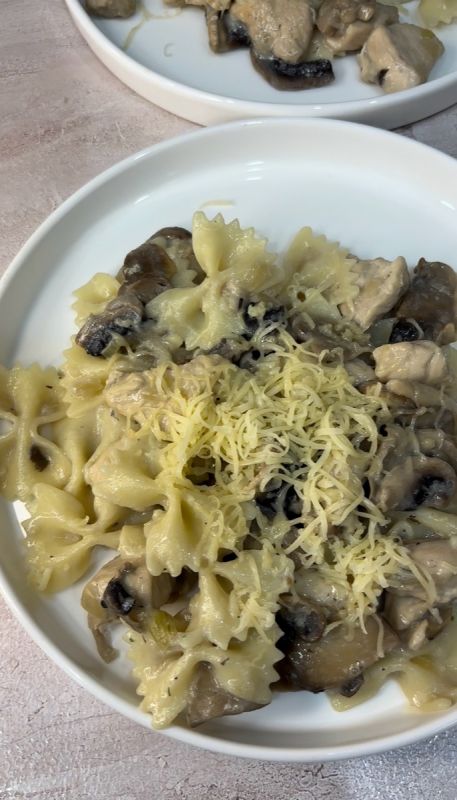 Паста фарфалле с курицей и шампиньонами: диетическое искусство на вашей кухне