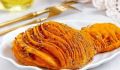 Гармошка из тыквы с чесночно-медовым соусом и специями