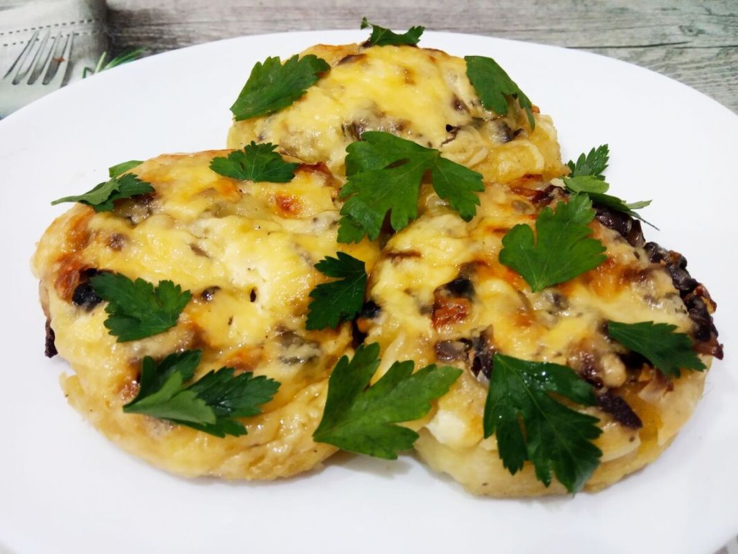 Нежные картофельные гнезда с грибами и сыром: легкий рецепт для любого стола