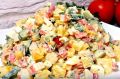 Легкие и вкусные салаты с крабовыми палочками: ваши новые фавориты на столе