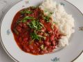 Красная фасоль с овощами в томатном соусе